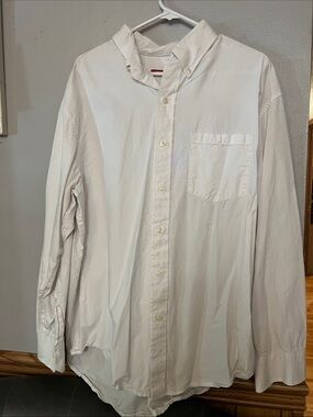Izod Men's White Button-Down Dress Shirt